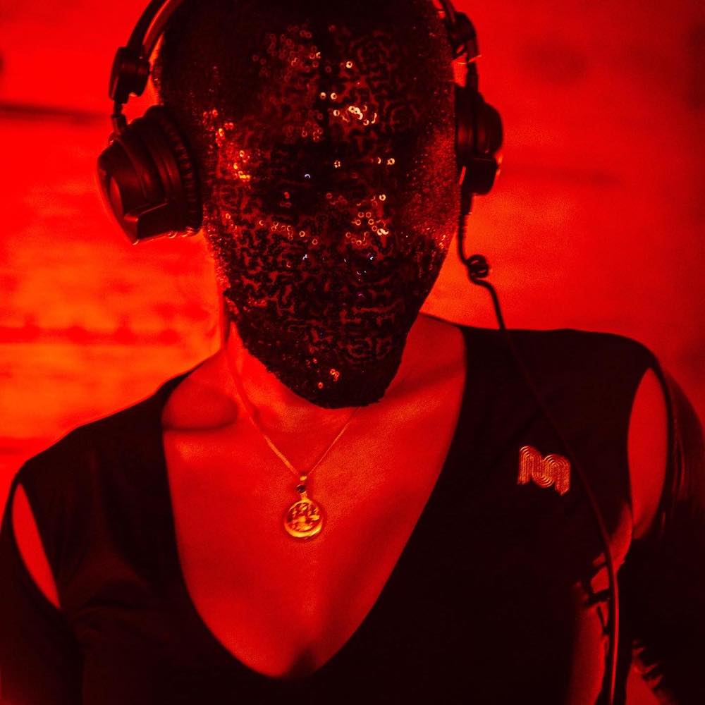 You are currently viewing La boss du label Mind Medizin et productrice techno émérite, Lady Tazz, présente un premier EP <em>Submit To Me</em>, incluant un énorme remix de Tensal via Mind Medizin Records