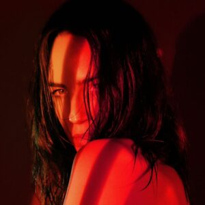 Lire la suite à propos de l’article Brina Knauss sort un single deep nommé « Savannah », via Interstellar