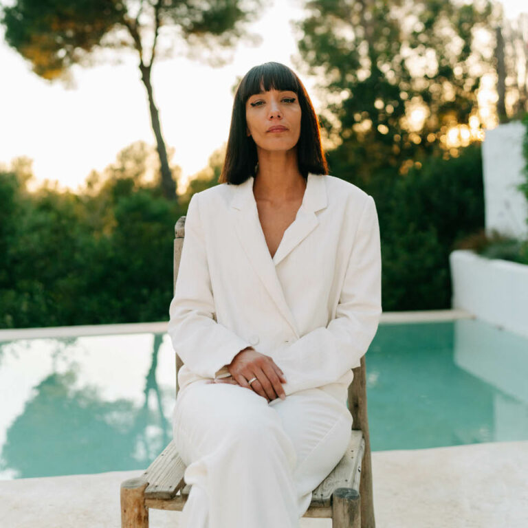 Lire la suite à propos de l’article La collectionneuse de vinyles berlinoise, Janina, revient à Ibiza pour sa série d’événements visionnaires « Triplevisions » au Sigma Club, à partir du 6 juin 2025