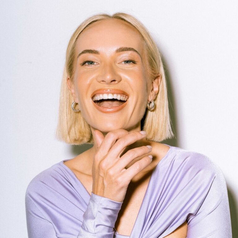 Lire la suite à propos de l’article Yulia Niko apparaît dans la compilation <em>Body Language Vol. 26 </em>, avec un single nommé « So In Love With You », via Get Physical Music