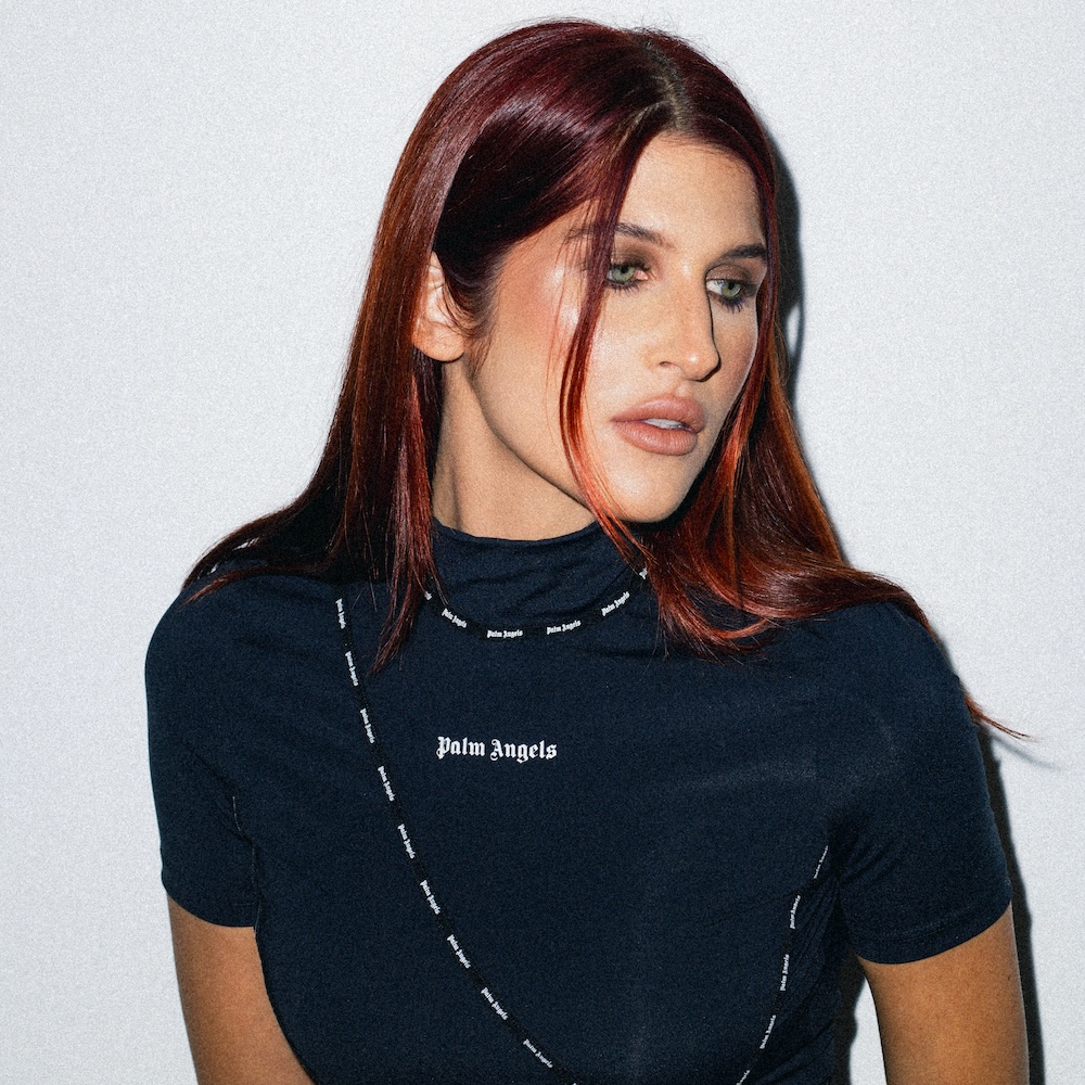 You are currently viewing Azzecca inaugure son nouveau label Cosimea Sounds avec un premier single hypnotisant nommé « AL’S HOT SOUP »