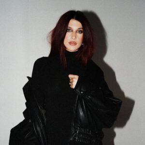 Lire la suite à propos de l’article Azzecca s’associe au duo londonien House of Molly pour un single intitulé « Love On Me », via Factory 93