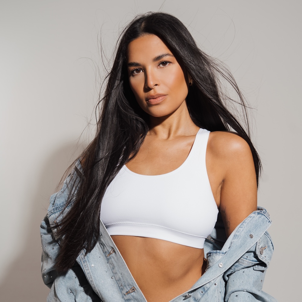 You are currently viewing Merissa Mahilaa s&rsquo;associe à J. Wheel pour un single tech house explosif, « Slushy », via Motel Calypso Records