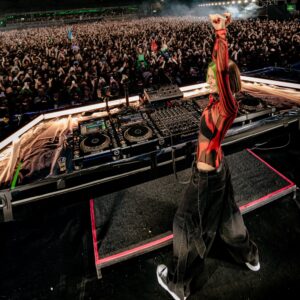 Lire la suite à propos de l’article Le show de Miss Monique « Biorhythm », joué à guichet fermé devant 15000 personnes en Argentine, avec l&rsquo;apparition de Robbie Williams pour son single « Beauty In Us » marque un point central pour la carriére de l&rsquo;artiste