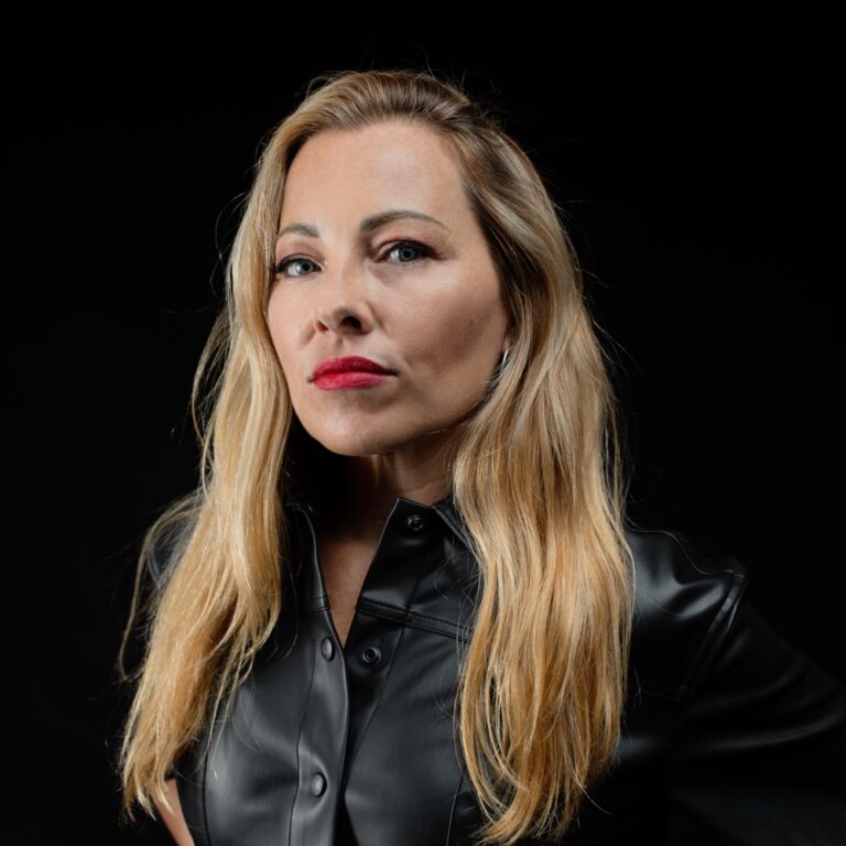 Lire la suite à propos de l’article La poductrice espagnole Paula Cazenave fait ses débuts sur le label de Ben Sims, Hardgroove, avec un nouvel EP <em>Functional</em>